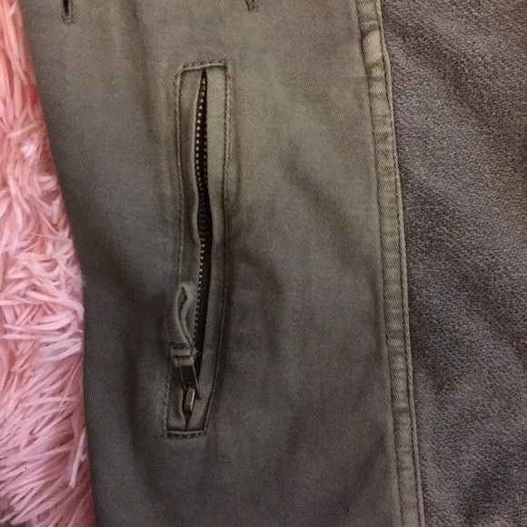 Vest - Picture 3 of 4